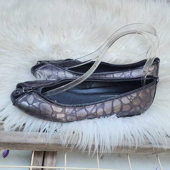 Donald‎ Pliner Pewter zip flats 6.5 NWT - Picture 7 of 9